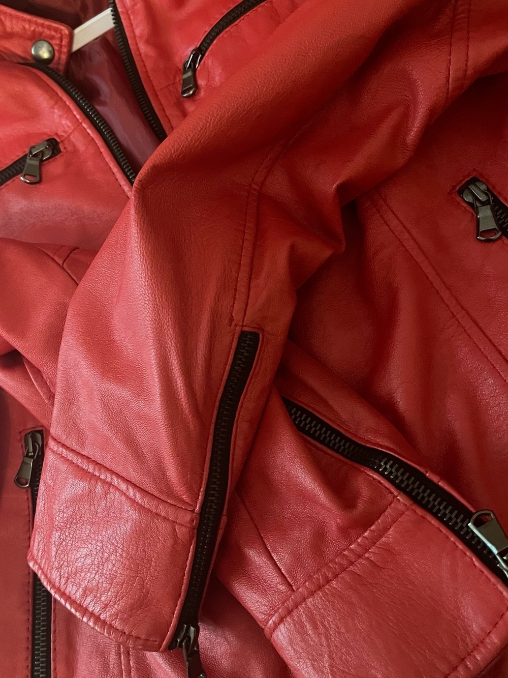 Vtg Norma Della Legge Red Leather Cropped Moto Jacket Made in Italy 44 US M flaw - Picture 4 of 12
